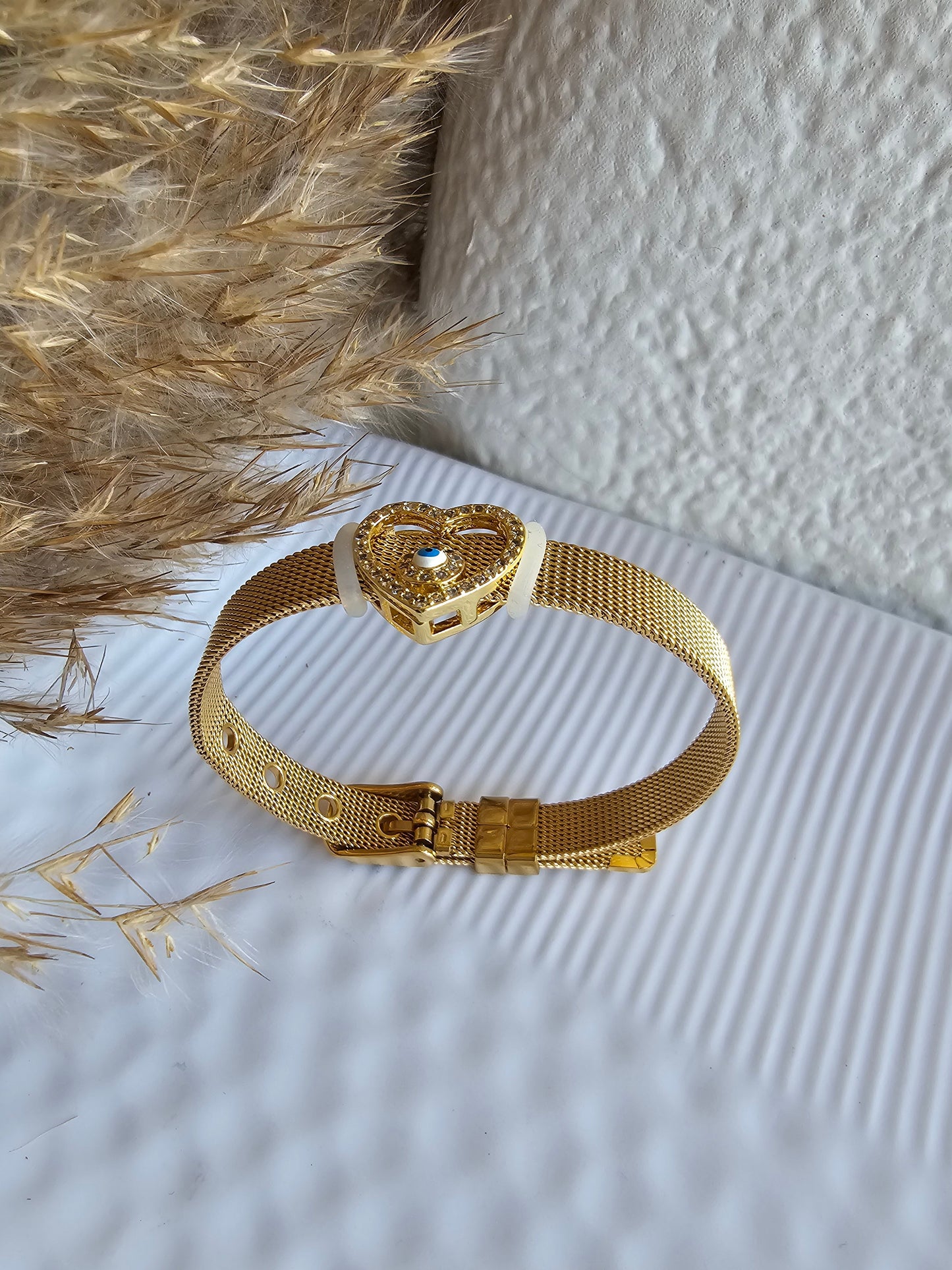 golden-heart-evil-eye-bracelet