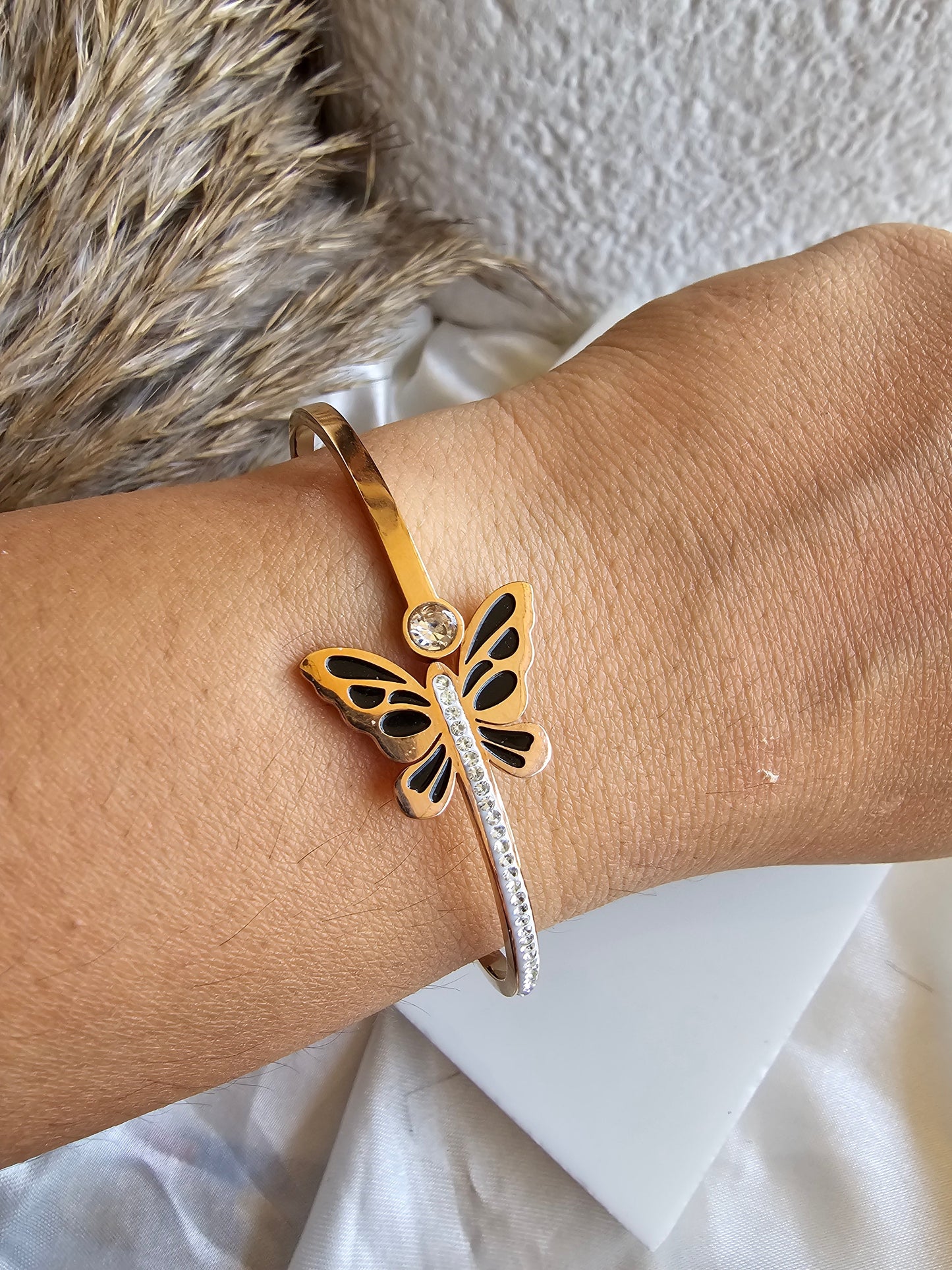 Noir Luxe Emblem Bracelet