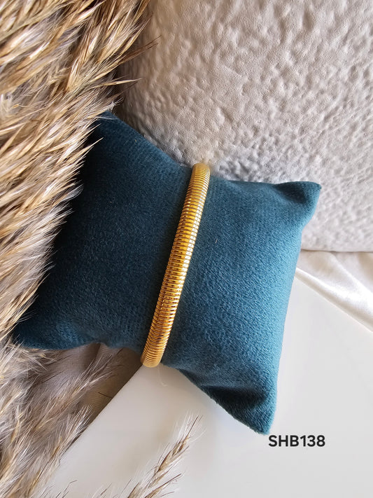 golden-coil-sleek-bracelet