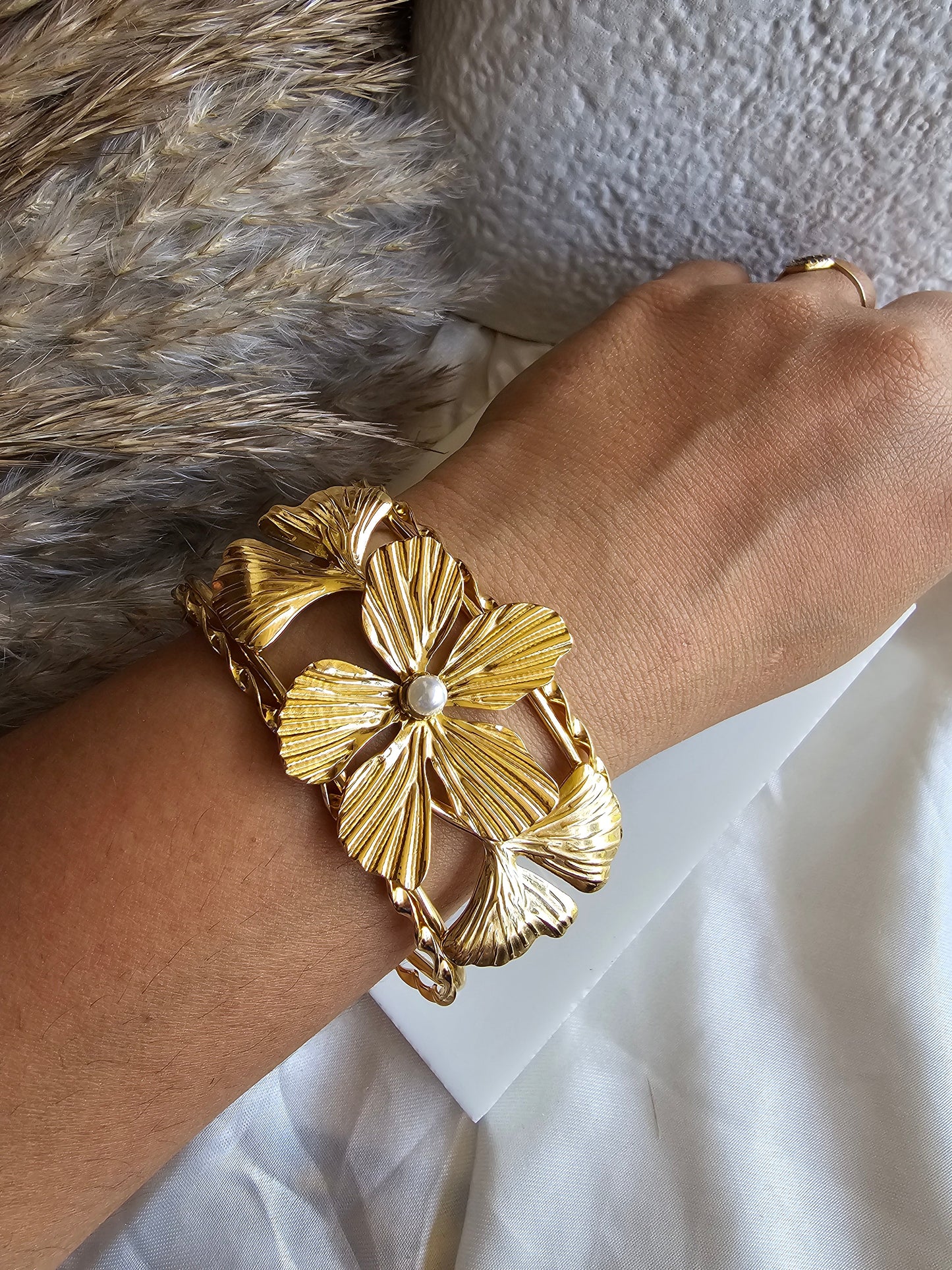 Orbit Glow Pearl Bangle