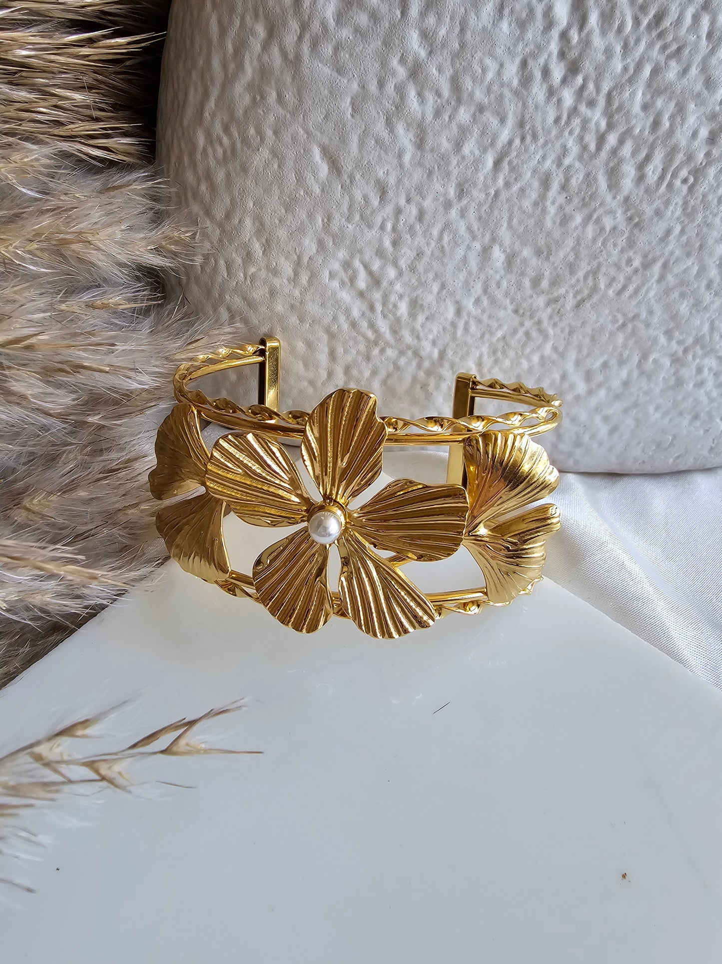 Orbit Glow Pearl Bangle