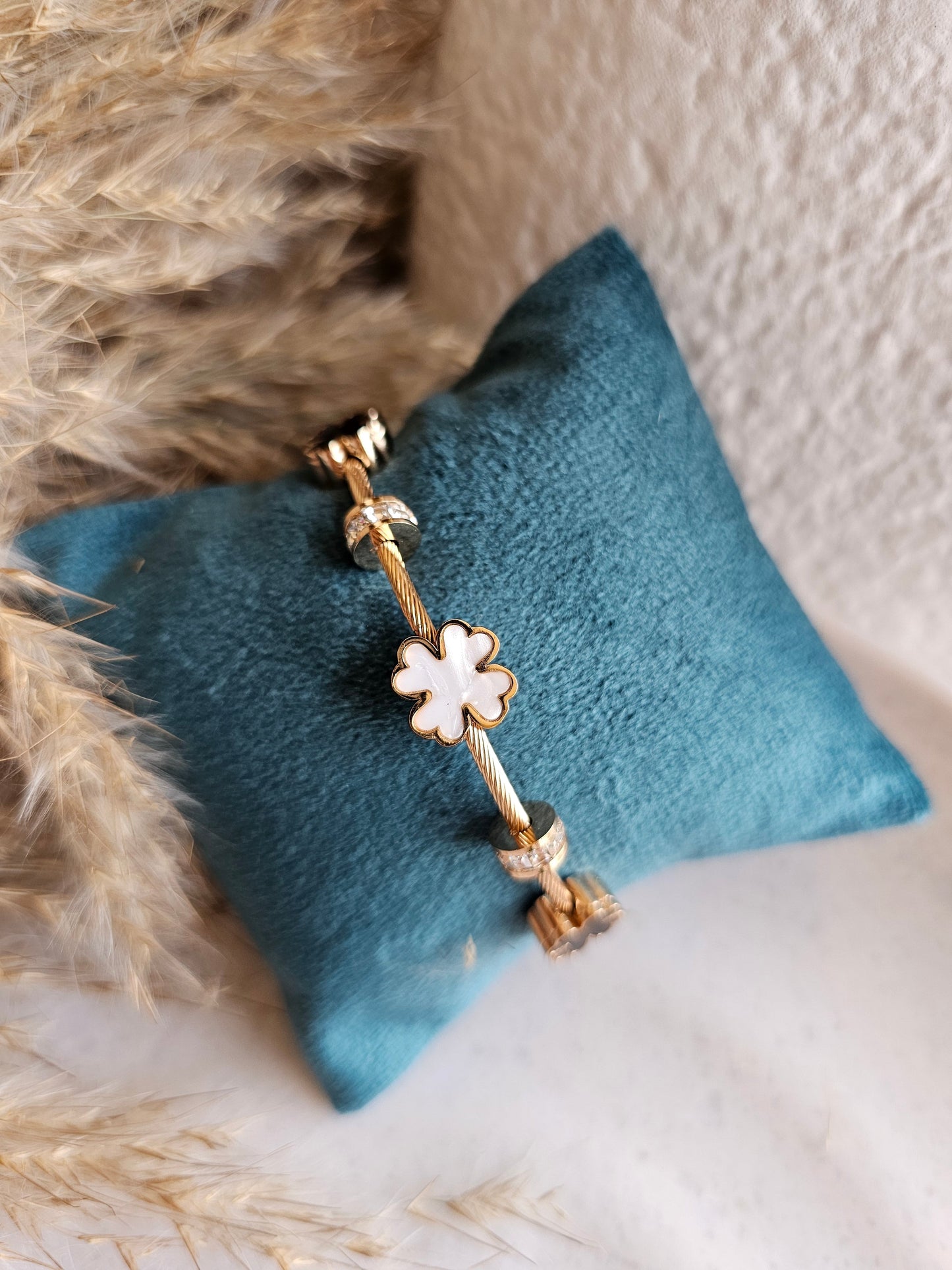 Rose gold flower bracelet