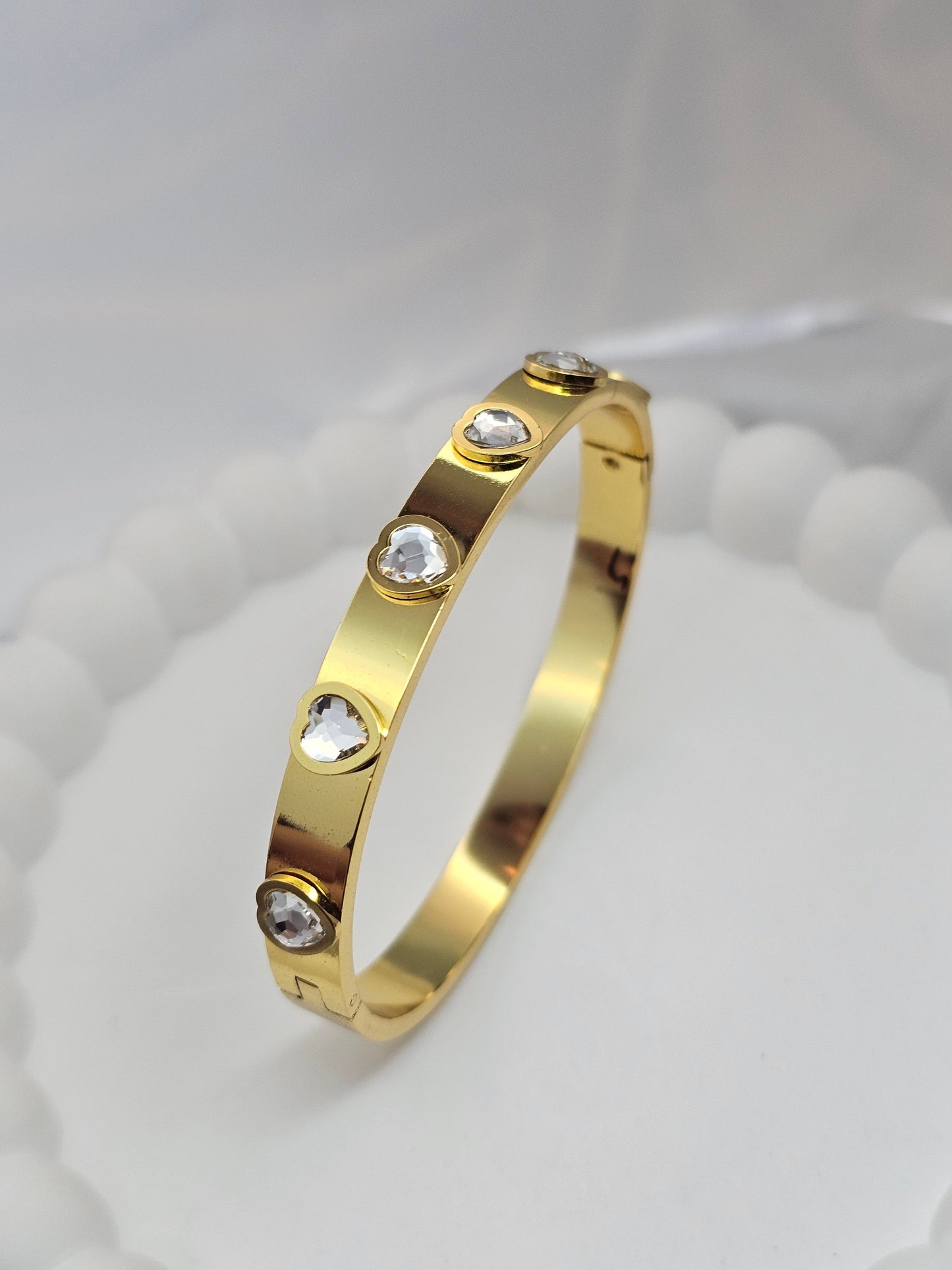 golden-heart-spark-bracelet