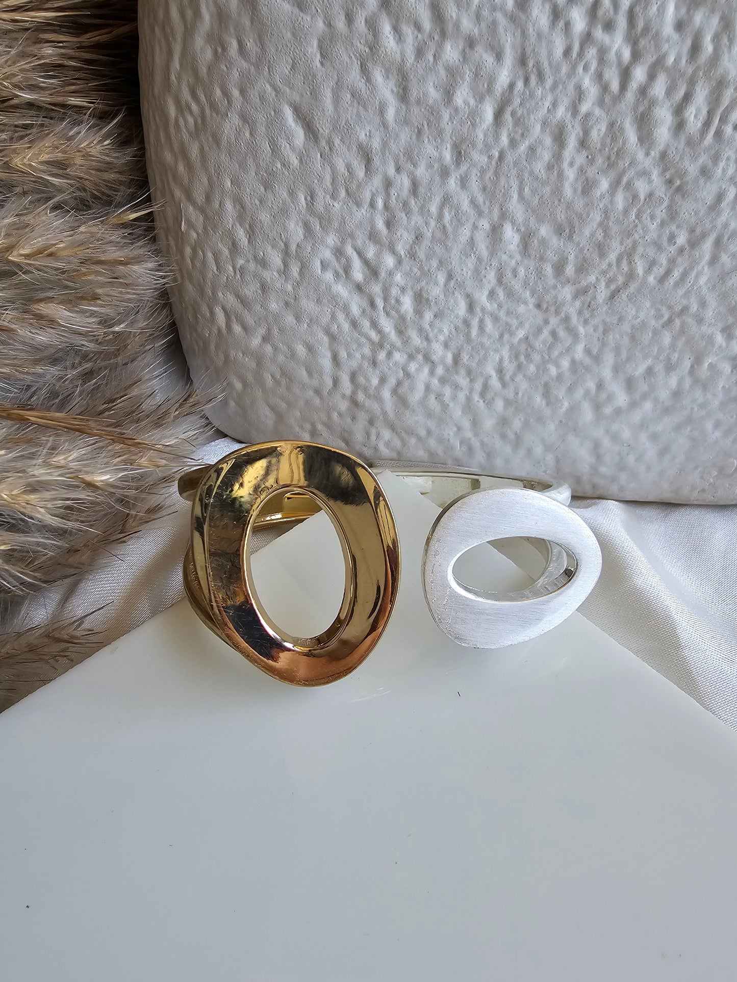 Luxe Bolt Link Bracelet