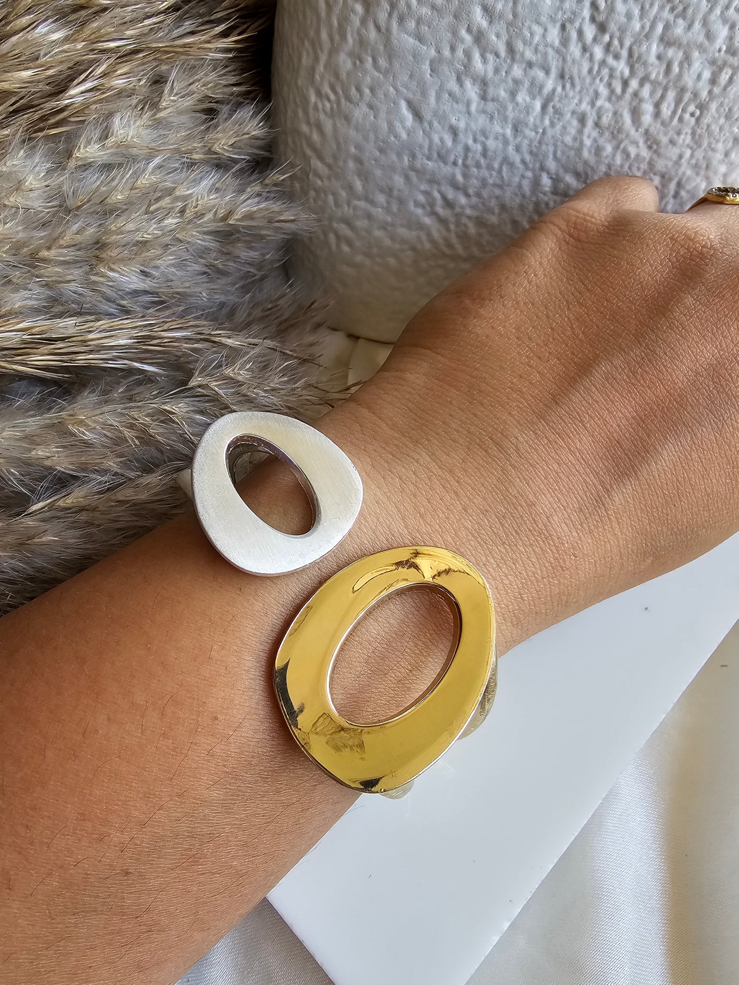 Luxe Bolt Link Bracelet