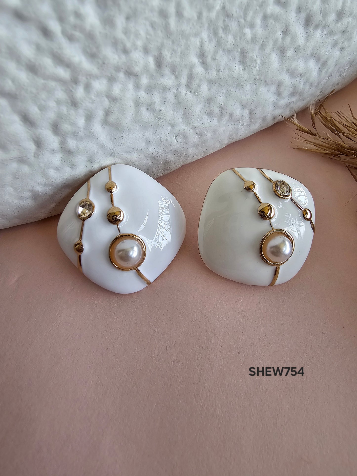 Luna Glaze Pearl Studs