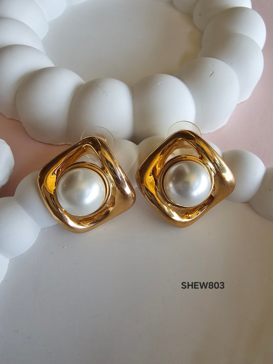 Luxe Orbit Pearl Studs