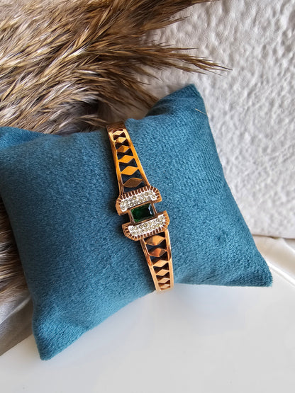 Lucky Gleam Horseshoe Bracelet