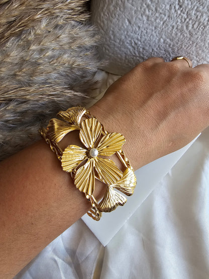 Orbit Glow Pearl Bangle