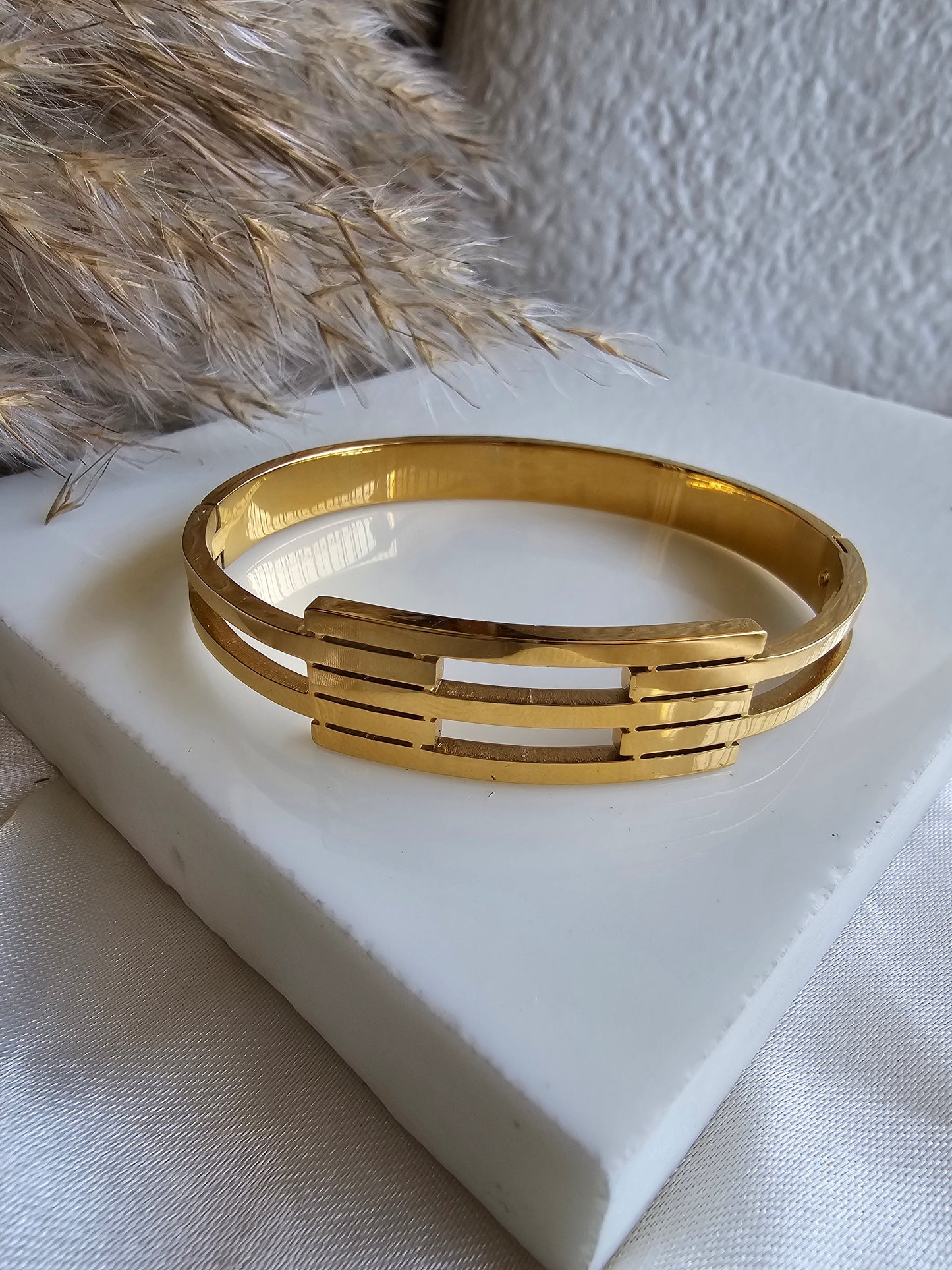 golden-ladder-link-bracelet