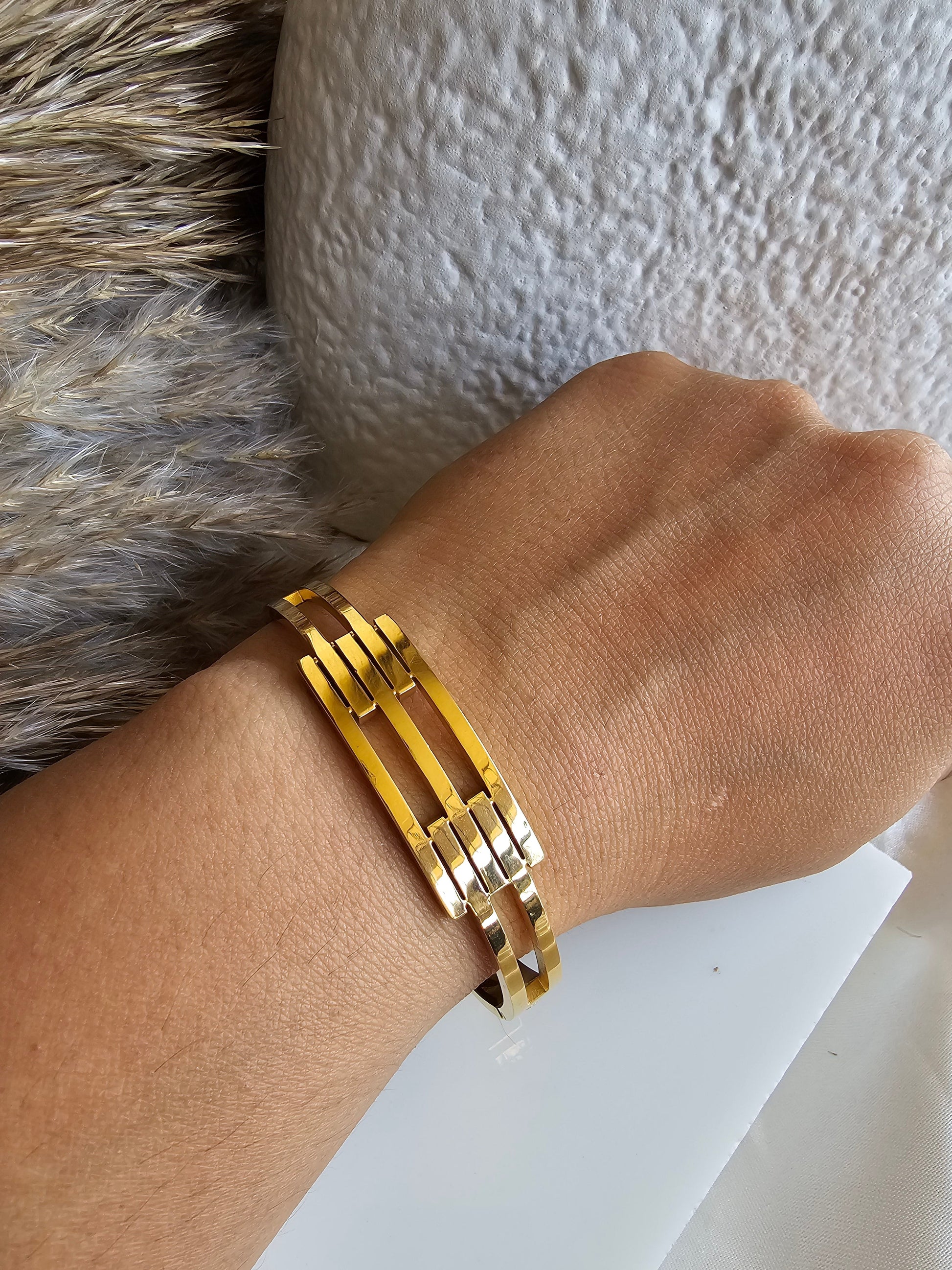 golden-ladder-link-bracelet