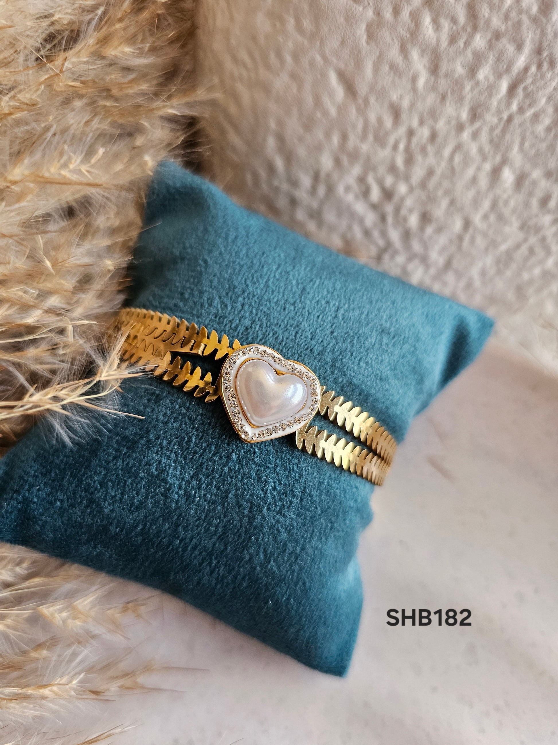 Golden Heart Pearl Bracelet