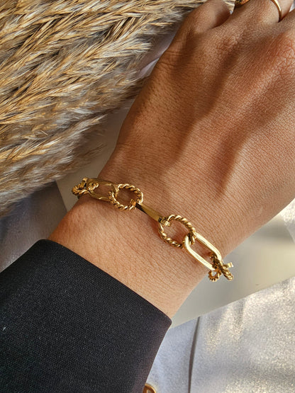 Golden Link Chain Bracelet