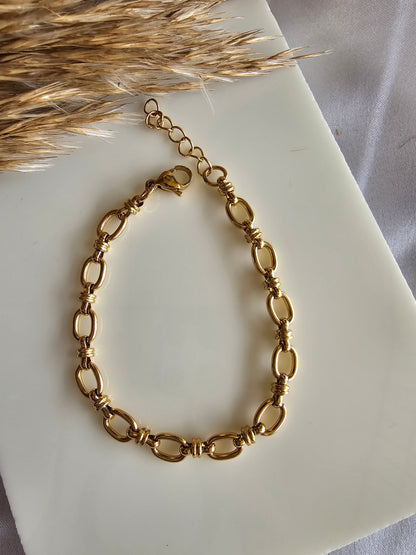Gilded Grace Link Bracelet