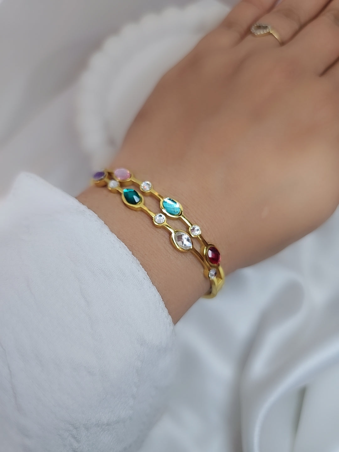golden-multi-gem-bracelet