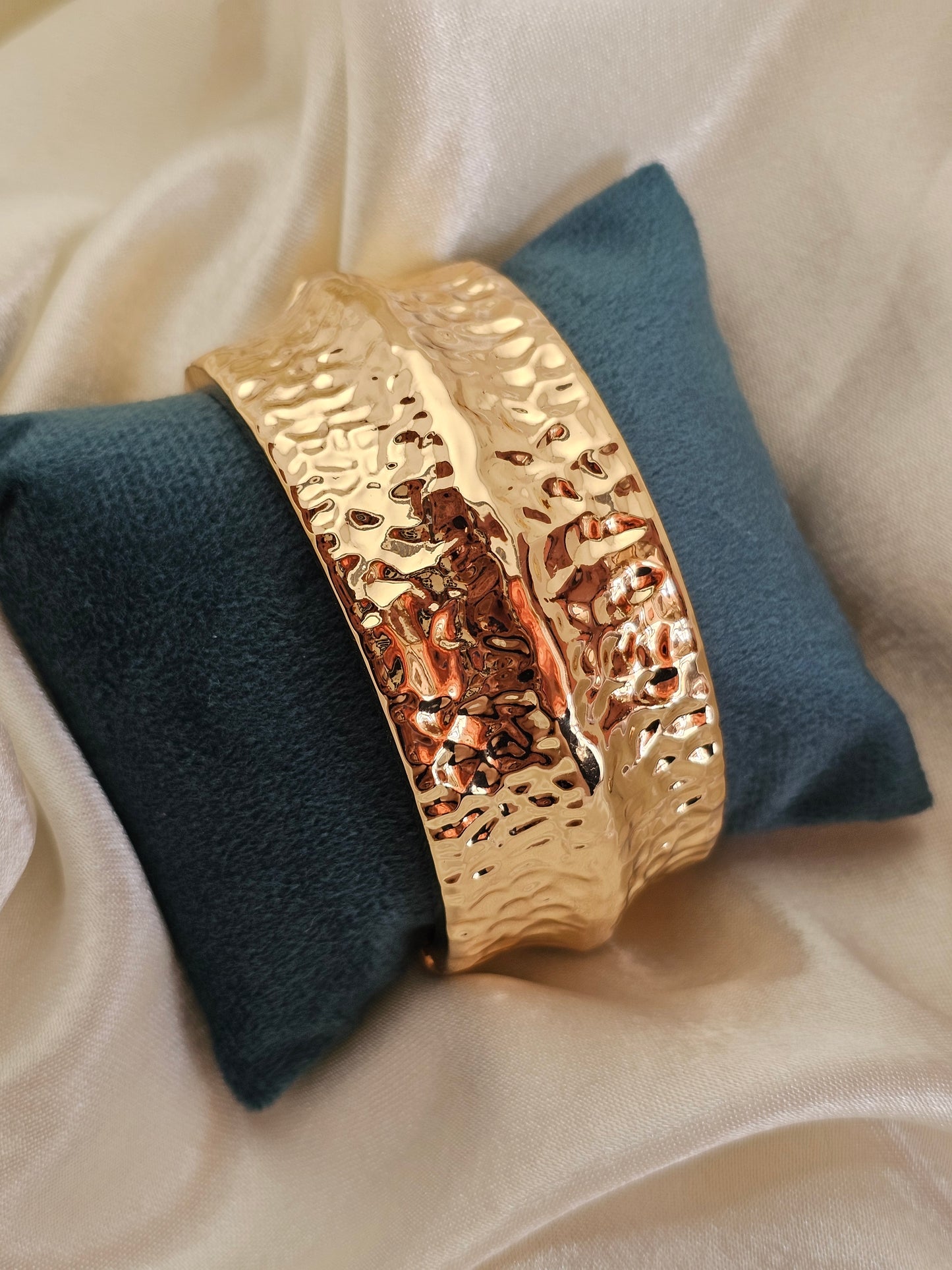 Hammered Aura Chunky Bracelet