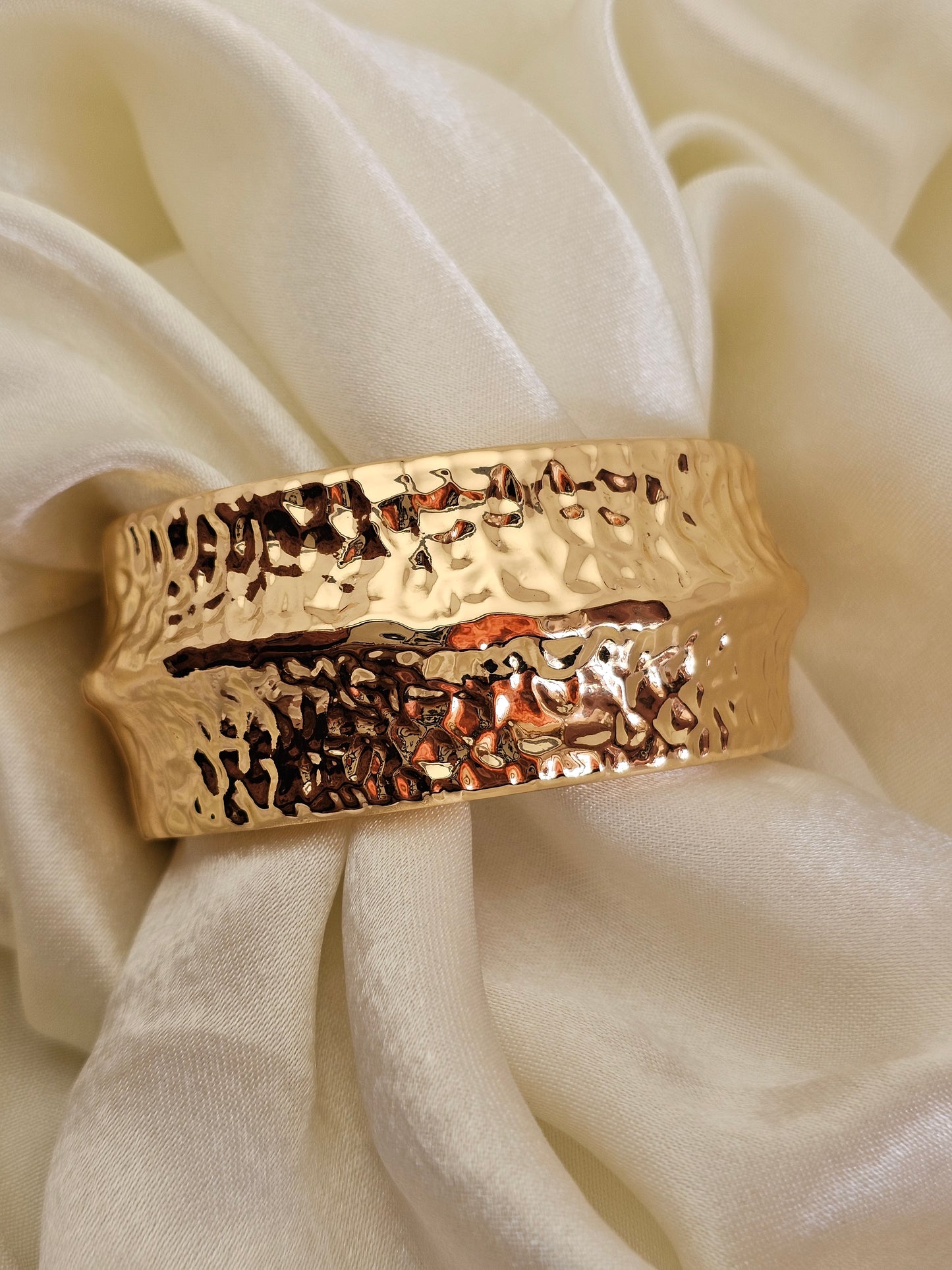 Hammered Aura Chunky Bracelet