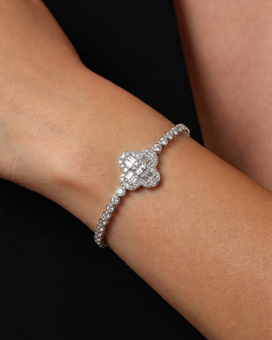 Clover Spark Adjustable Bracelet