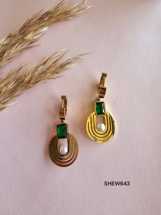 Emerald Arc Pearl Earrings