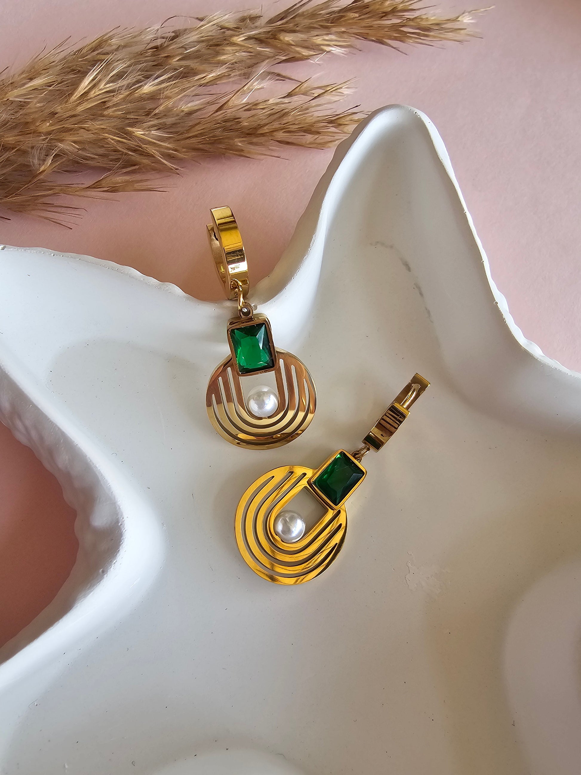 Emerald Arc Pearl Earrings