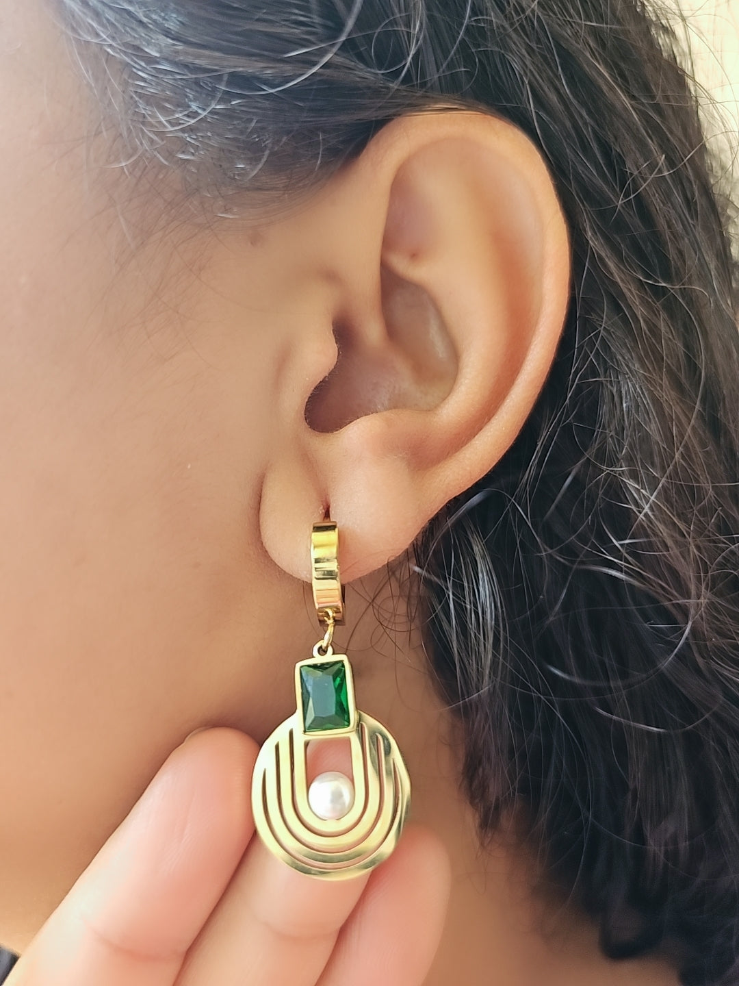 Emerald Arc Pearl Earrings