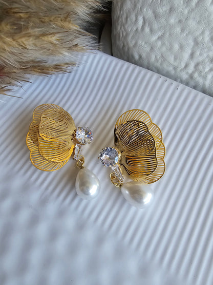Radiant Bloom Pearl Earring