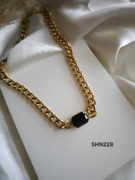 Bold Noir Statement Necklace