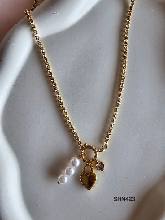 Charm Heart Pearl Necklace