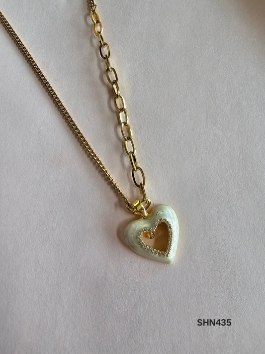 Pearl Heart Hollow Necklace