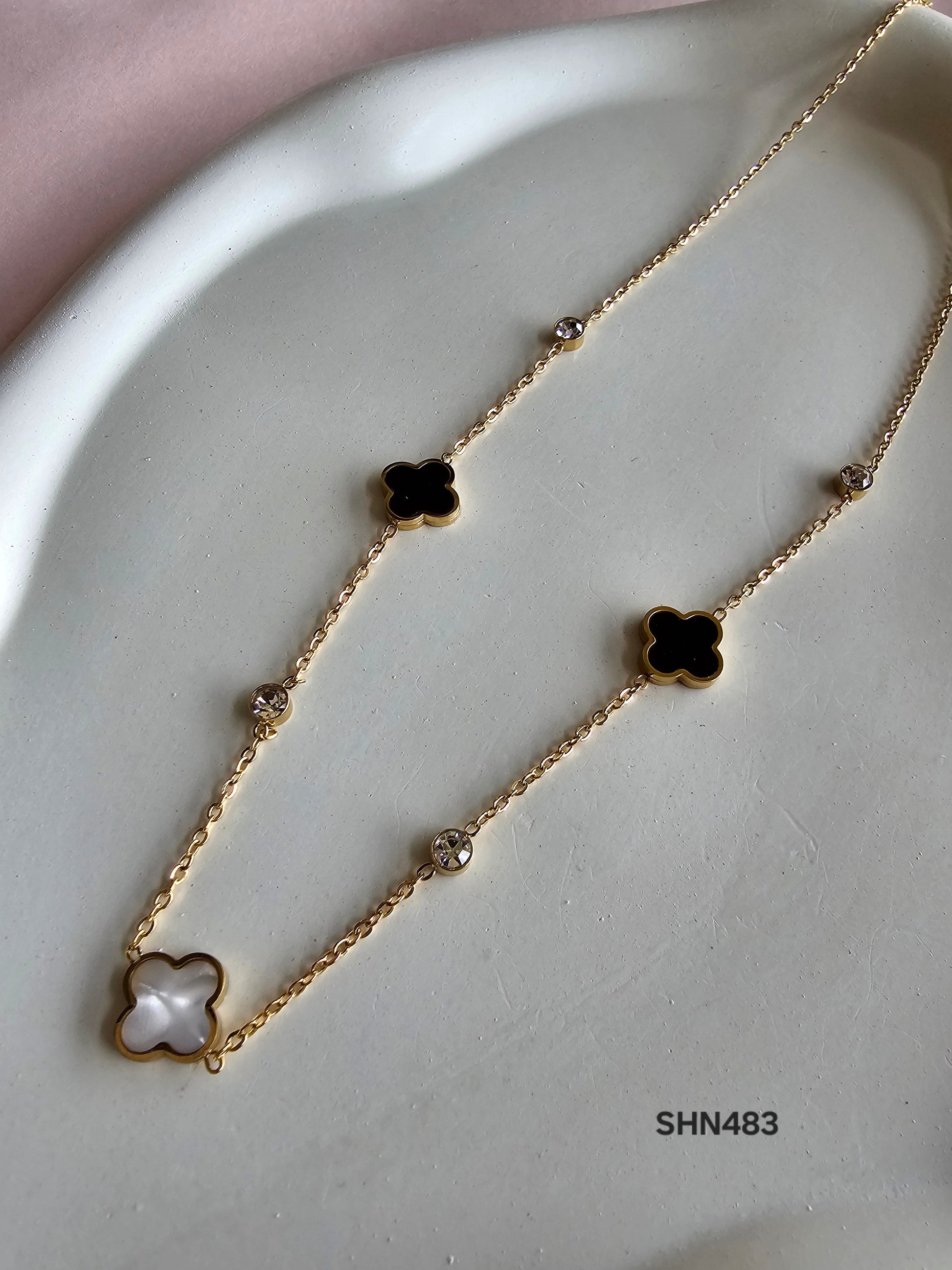 Clover Glow Necklace