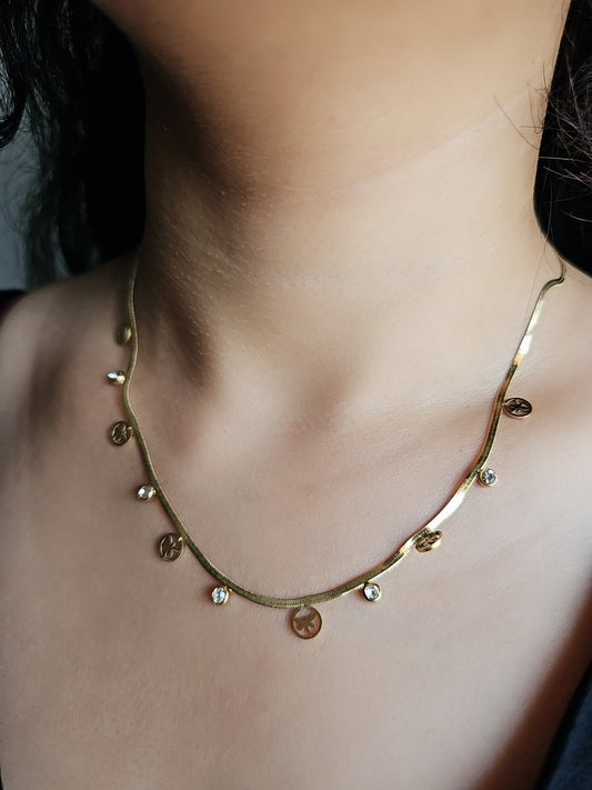 Charm Line Nacklace