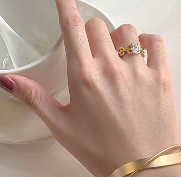 Oval Knot Ring