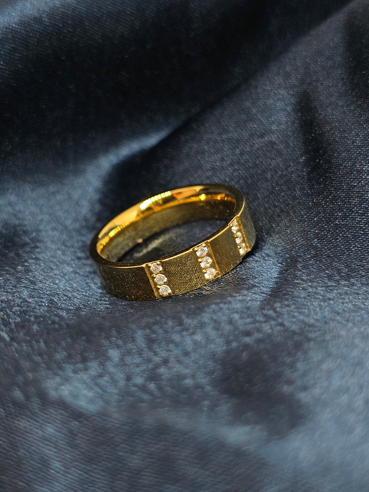 Luxe Grid Ring