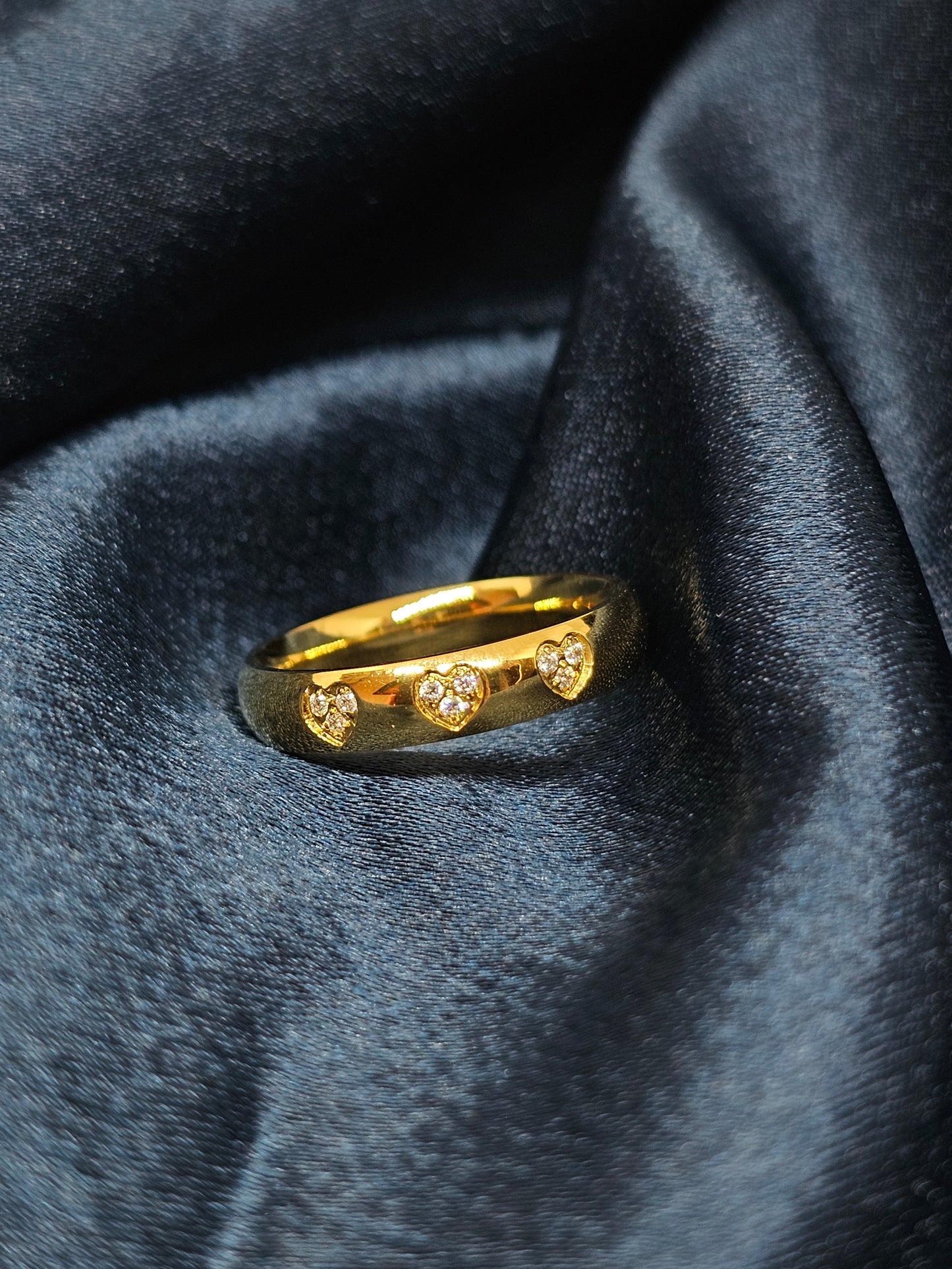 Tiny Hearts Ring