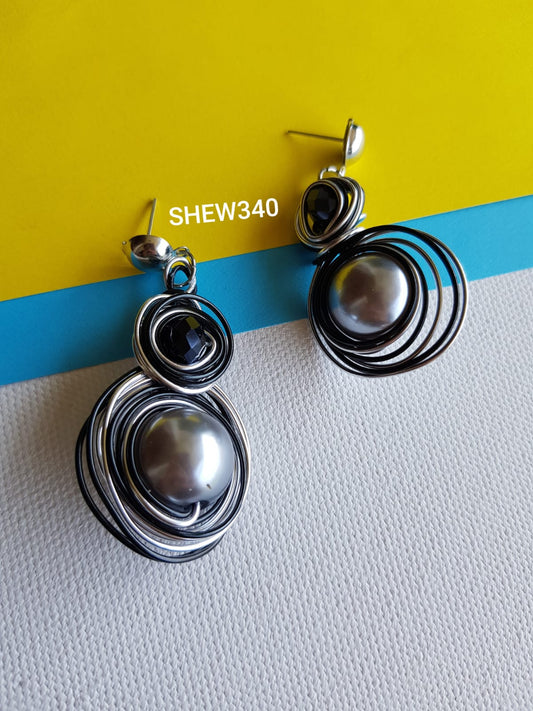 Orbit Noir earring