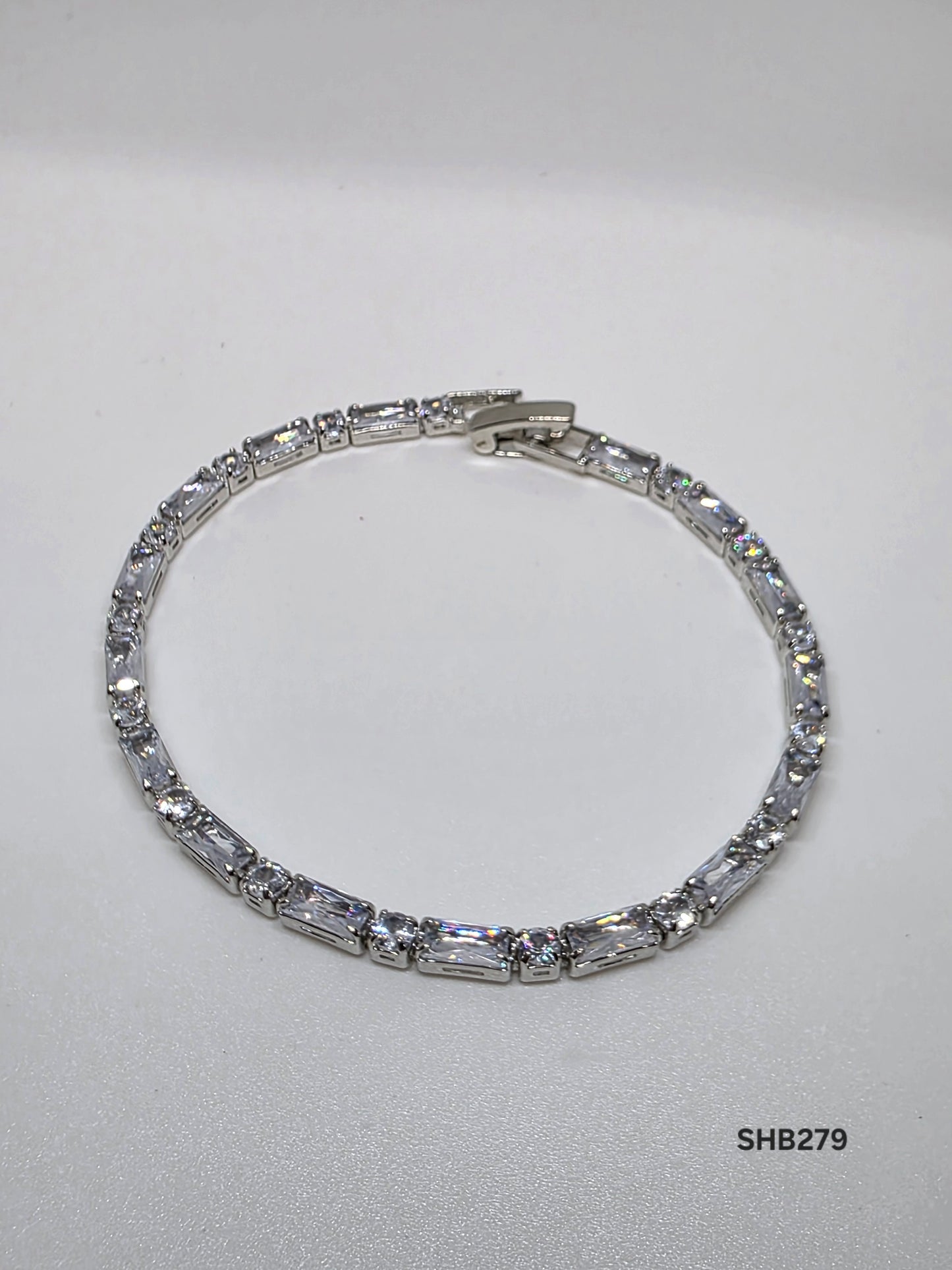 Lumière Baguette Tennis Bracelet